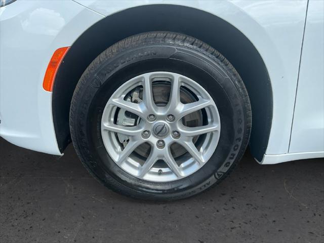 Used 2024 Chrysler Pacifica Touring For Sale in Muscle Shoals, AL