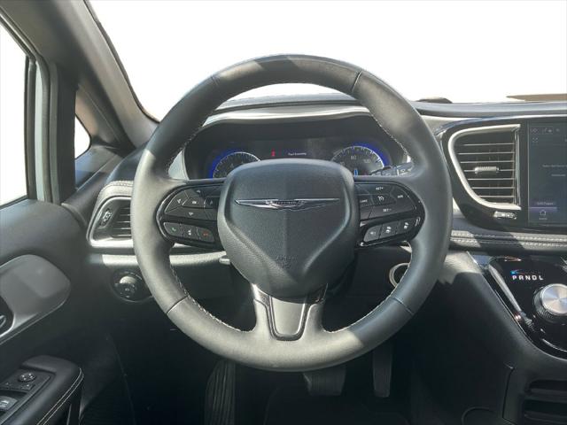 Used 2024 Chrysler Pacifica Touring For Sale in Muscle Shoals, AL