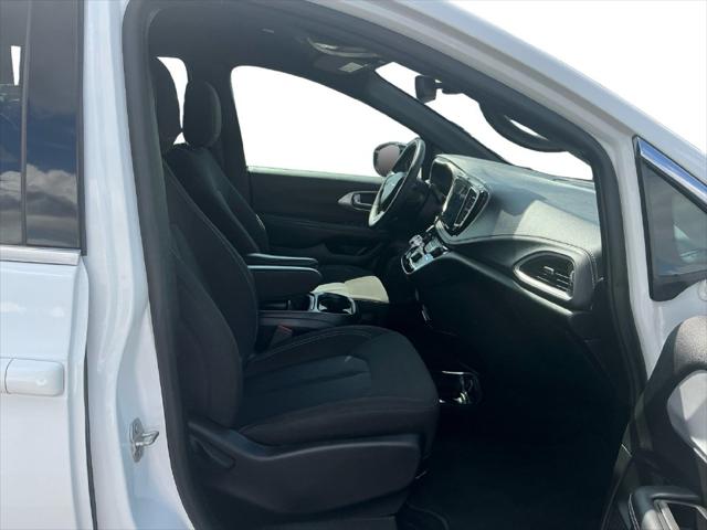 Used 2024 Chrysler Pacifica Touring For Sale in Muscle Shoals, AL