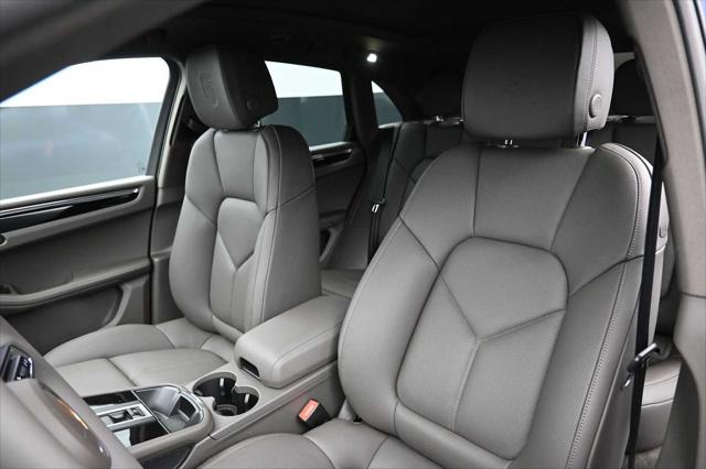 2026 Porsche Macan Unknown