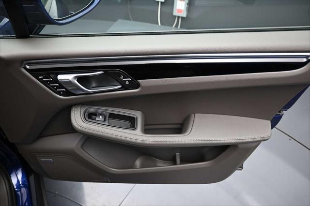2026 Porsche Macan Unknown