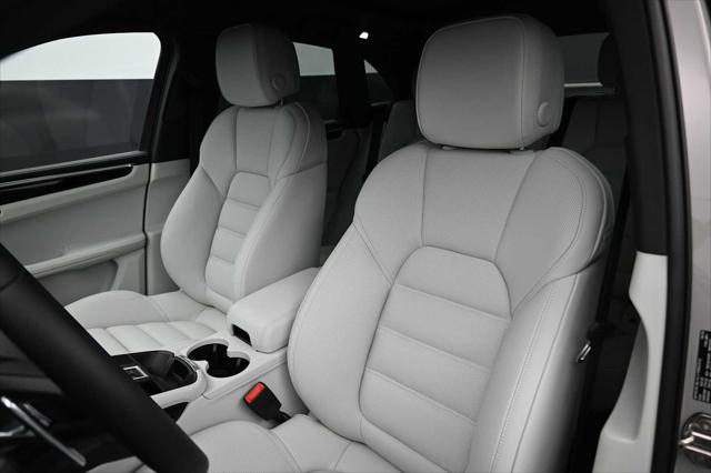2026 Porsche Macan Unknown