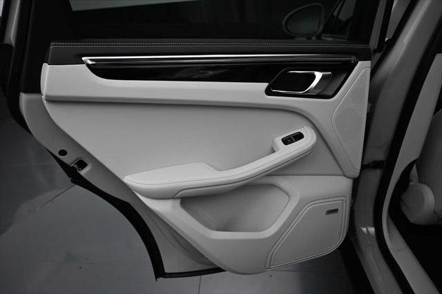 2026 Porsche Macan Unknown