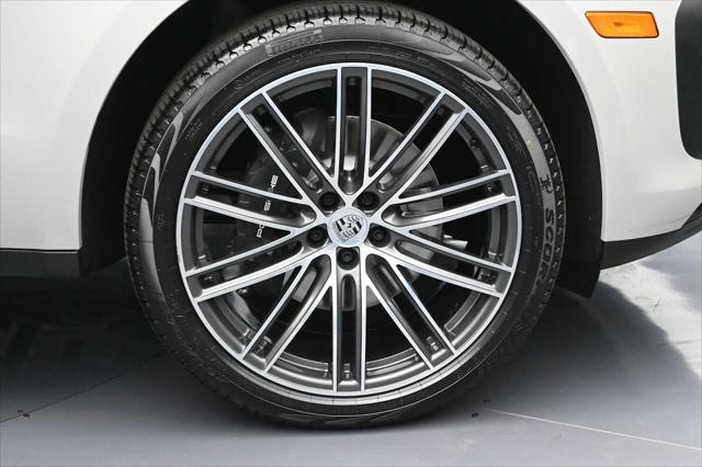 2026 Porsche Macan Unknown