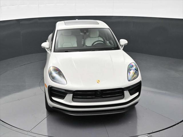 2026 Porsche Macan Unknown
