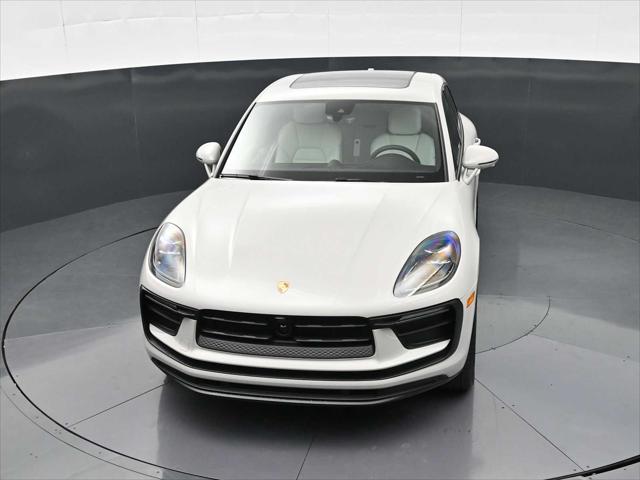 2026 Porsche Macan Unknown