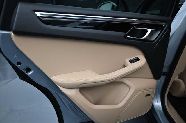 2026 Porsche Macan Unknown