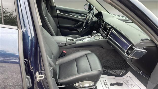 2015 Porsche Panamera 4