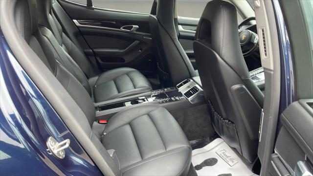 2015 Porsche Panamera 4