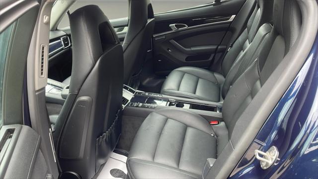 2015 Porsche Panamera 4