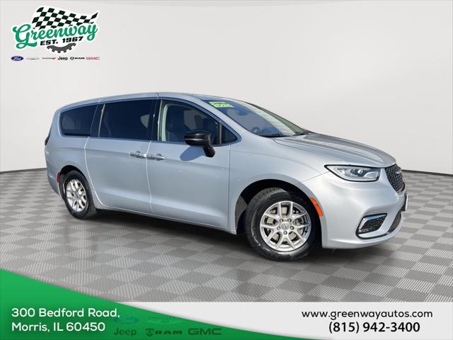 2024 Chrysler Pacifica Touring L for sale near Morris, IL