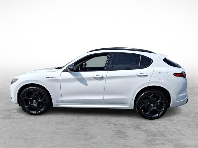 2023 Alfa Romeo Stelvio Estrema AWD 2023 Alfa Romeo Stelvio Estrema AWD