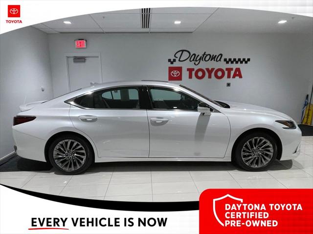 2025 Lexus ES 300h Luxury