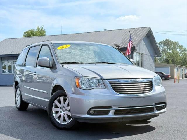 2016 Chrysler Town & Country Touring for sale in Frankfort, IL