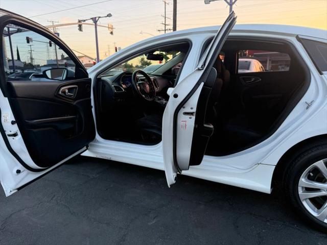 2016 Chrysler 200 Limited