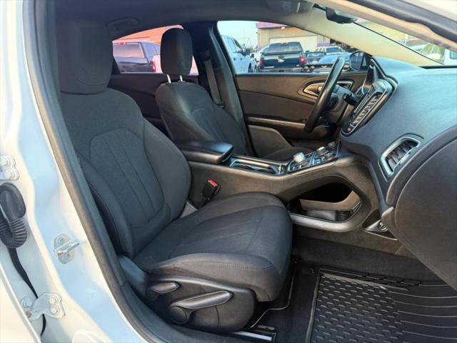 2016 Chrysler 200 Limited