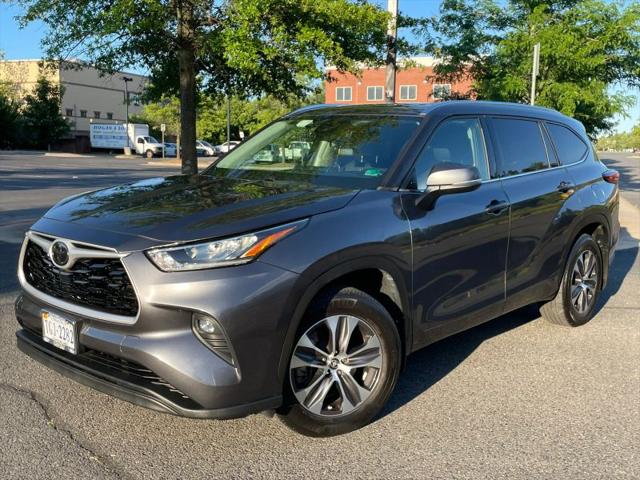 2020 Toyota Highlander XLE for sale in Sterling, VA