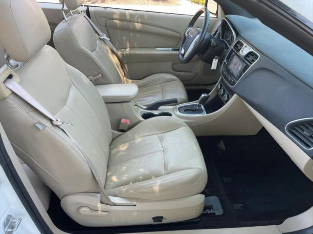 2012 Chrysler 200 Limited