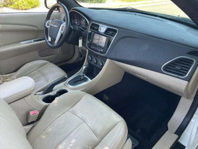 2012 Chrysler 200 Limited