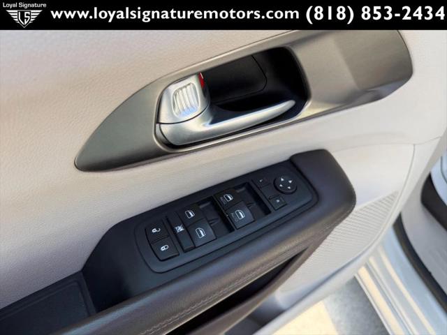 2017 Chrysler Pacifica Touring-L