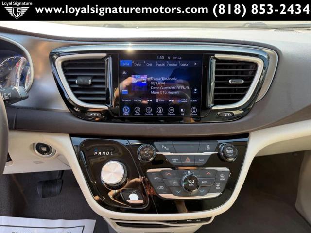 2017 Chrysler Pacifica Touring-L