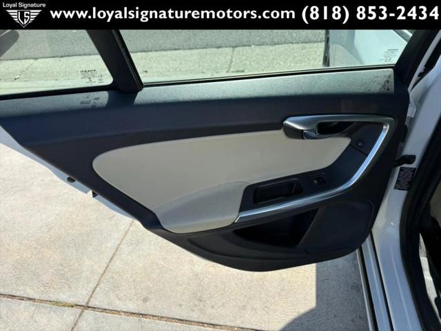 2017 Volvo V60 T5 Dynamic