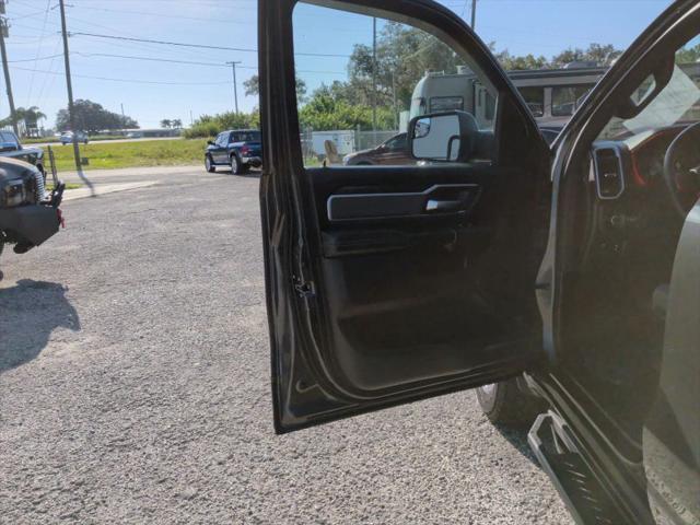 2019 Ram 1500 Big Horn/Lone Star Crew Cab 4x4 57 Box