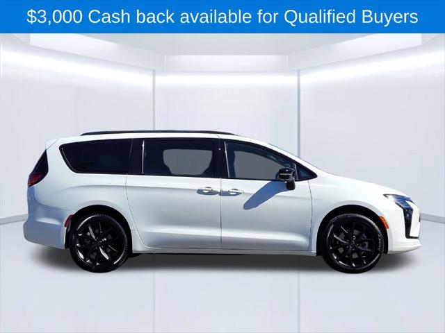 2027 Chrysler Pacifica Limited AWD