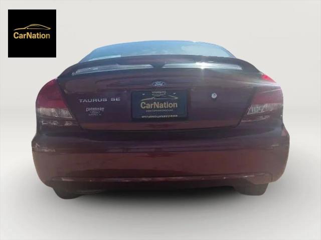 2005 Ford Taurus SE