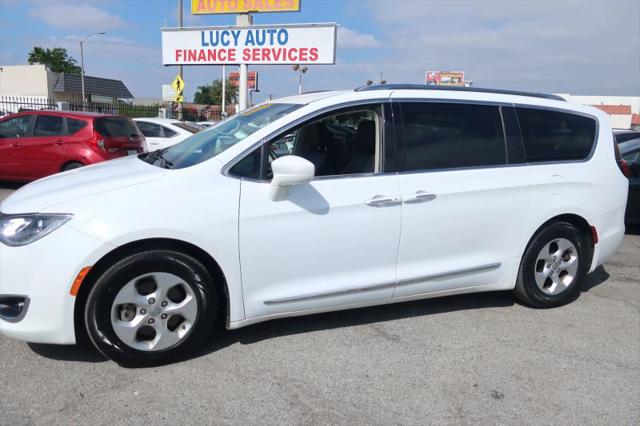 2017 Chrysler Pacifica Touring-L Plus