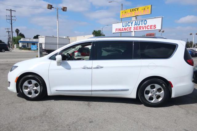 2017 Chrysler Pacifica Touring-L Plus