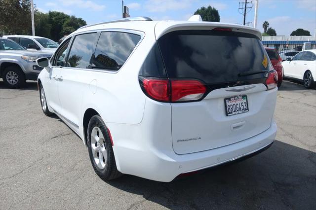 2017 Chrysler Pacifica Touring-L Plus