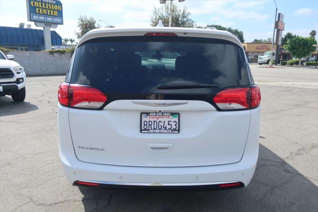 2017 Chrysler Pacifica Touring-L Plus