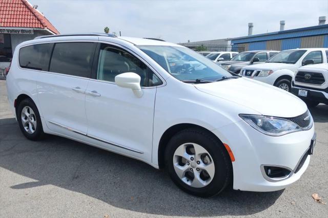 2017 Chrysler Pacifica Touring-L Plus