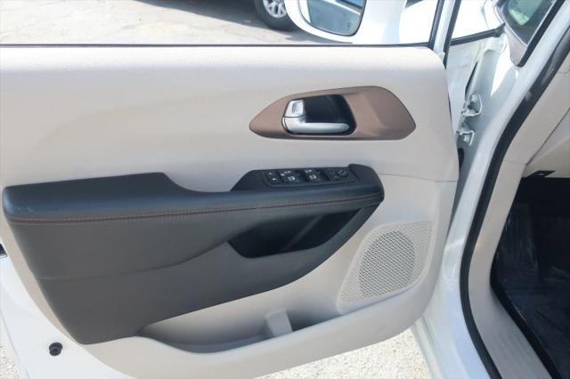 2017 Chrysler Pacifica Touring-L Plus