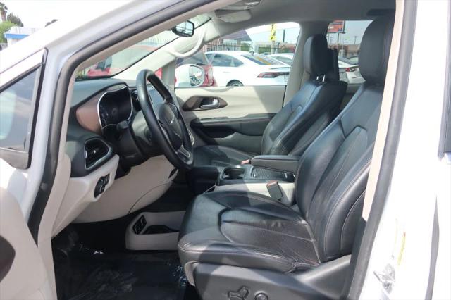 2017 Chrysler Pacifica Touring-L Plus