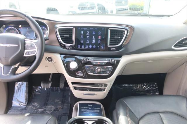 2017 Chrysler Pacifica Touring-L Plus