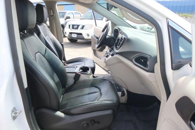 2017 Chrysler Pacifica Touring-L Plus