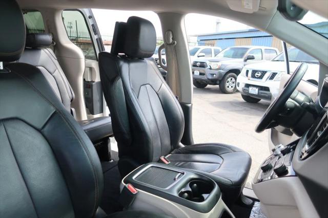 2017 Chrysler Pacifica Touring-L Plus