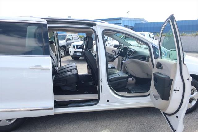 2017 Chrysler Pacifica Touring-L Plus