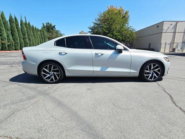 2019 Volvo S60 T6 Momentum