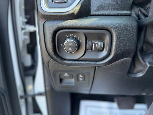 2019 Ram 1500 Big Horn/Lone Star Crew Cab 4x4 57 Box
