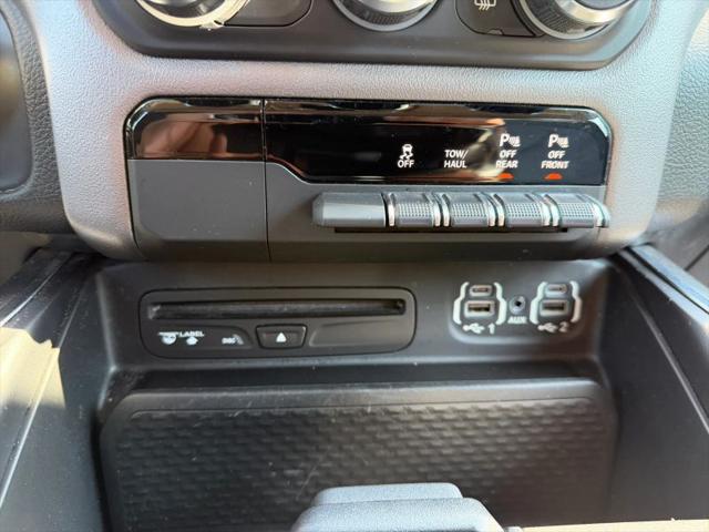 2019 Ram 1500 Big Horn/Lone Star Crew Cab 4x4 57 Box