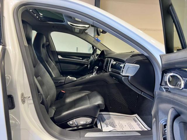 2015 Porsche Panamera 4S