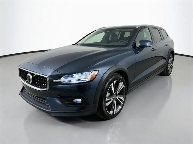 2025 Volvo V60 Cross Country Plus, B5 AWD Gas mild hybrid for sale in Dublin, OH