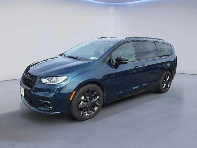 2025 Chrysler Pacifica Limited for sale in Marathon, WI