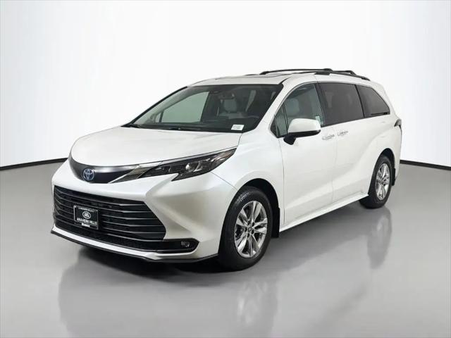 2025 Toyota Sienna XLE for sale in Anaheim, CA