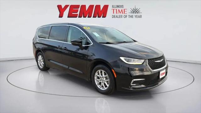 2024 Chrysler Pacifica Touring L for sale in Galesburg, IL
