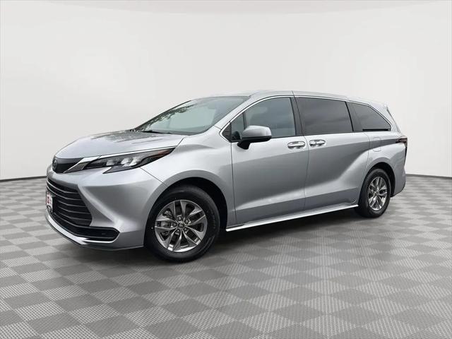 2025 Toyota Sienna LE for sale in Madison, WI