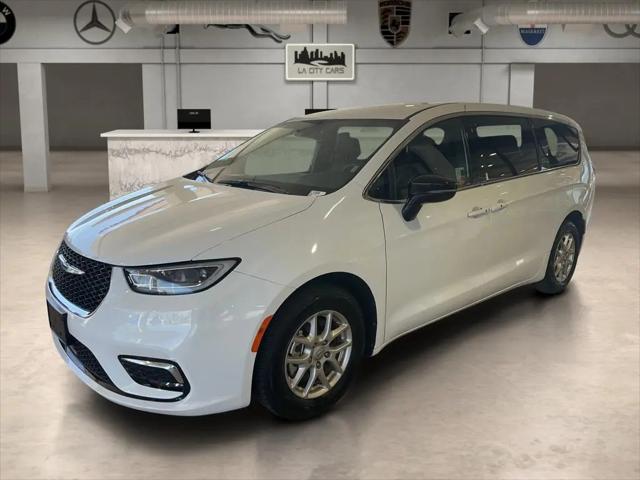 2025 Chrysler Pacifica Select for sale in Inglewood, CA